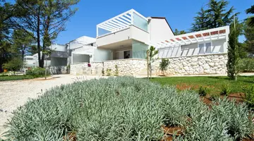 Zaton Holiday Resort - 4 Star Apartments