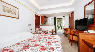 Zaton Holiday Resort - 4 Star Apartments