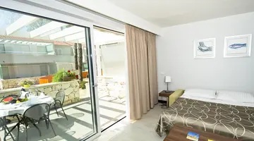 Zaton Holiday Resort - 4 Star Apartments