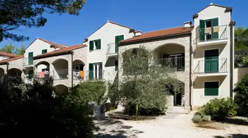 Zaton Holiday Resort - 4 Star Apartments