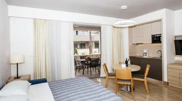 Zaton Holiday Resort - 4 Star Apartments