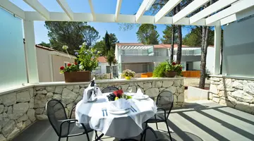Zaton Holiday Resort - 4 Star Apartments