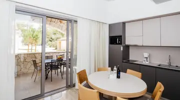 Zaton Holiday Resort - 4 Star Apartments