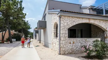 Zaton Holiday Resort - 4 Star Apartments