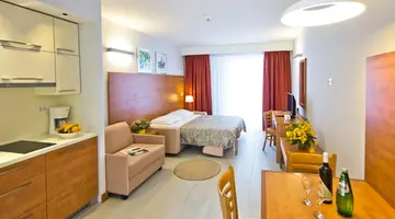 Zaton Holiday Resort - 4 Star Apartments