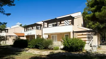 Zaton Holiday Resort - 4 Star Apartments