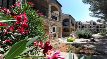 Zaton Holiday Resort - 4 Star Apartments