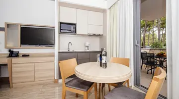 Zaton Holiday Resort - 4 Star Apartments