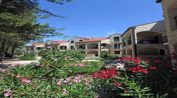 ZATON HOLIDAY RESORT 4****