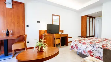 ZATON HOLIDAY RESORT 4****