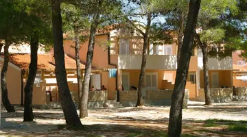 ZATON HOLIDAY RESORT 4****