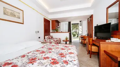 ZATON HOLIDAY RESORT 4****
