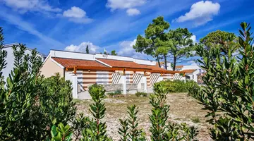 ZATON HOLIDAY RESORT 4****