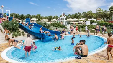 ZATON HOLIDAY RESORT 4****