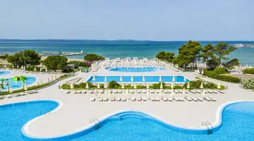 ZATON HOLIDAY RESORT 4****