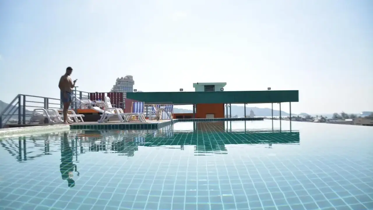 ZEPHYR GRAND HOTEL (ex.THE THREE BY APK)