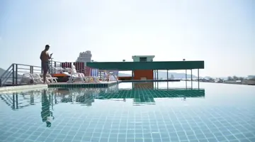 ZEPHYR GRAND HOTEL (ex.THE THREE BY APK)