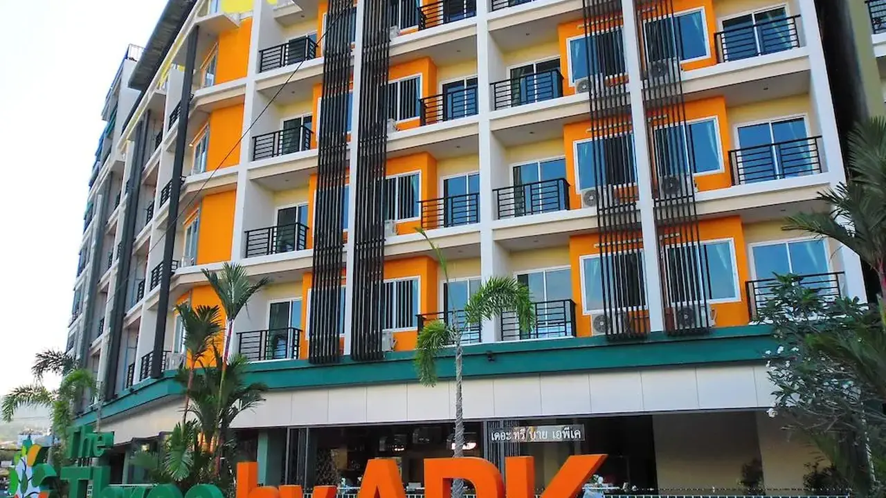 ZEPHYR GRAND HOTEL (ex.THE THREE BY APK)