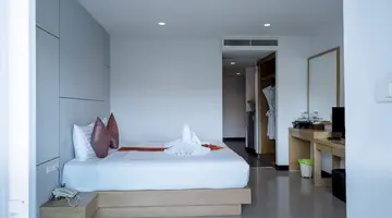 ZEPHYR GRAND HOTEL (ex.THE THREE BY APK)