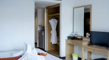 ZEPHYR GRAND HOTEL (ex.THE THREE BY APK)