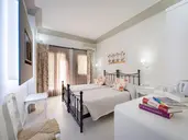 ZEPHYROS HOTEL