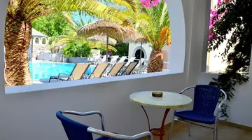 Zephyros Hotel