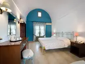 ZEPHYROS HOTEL