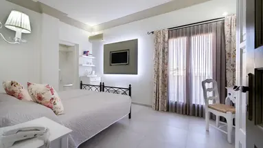 ZEPHYROS HOTEL