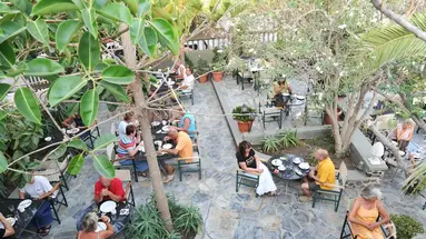 Zephyros Hotel