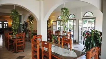 ZEPHYROS HOTEL