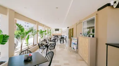 Zephyros Hotel
