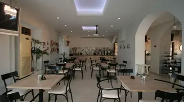Zephyros Hotel