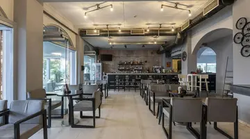 Zephyros Hotel