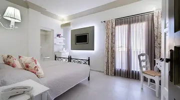 ZEPHYROS HOTEL