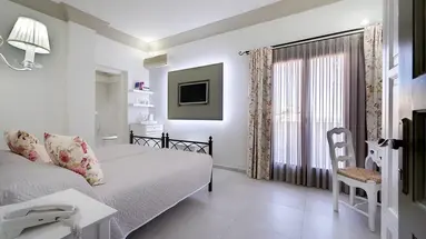 ZEPHYROS HOTEL
