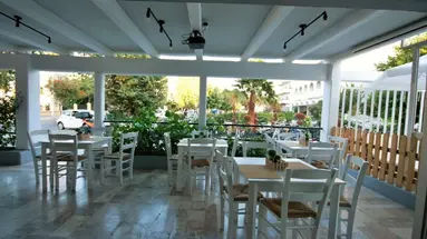 Zephyros Hotel