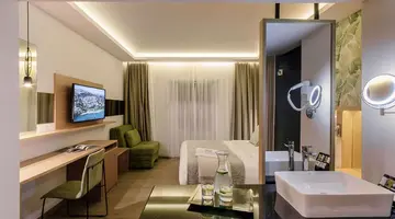 Zeus Dolce Athens