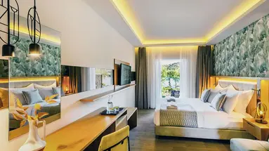 Zeus Dolce Athens