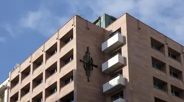 ZEUS ESSENCE ATHENS CENTRAL