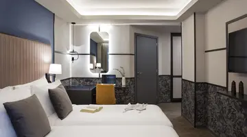ZEUS ESSENCE ATHENS CENTRAL