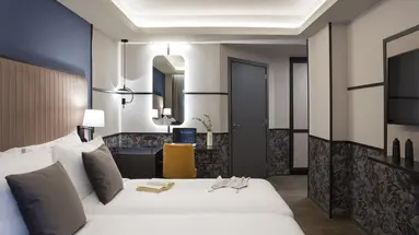 ZEUS ESSENCE ATHENS CENTRAL