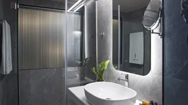 Zeus Essence Athens Central