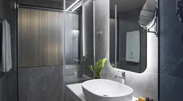 ZEUS ESSENCE ATHENS CENTRAL