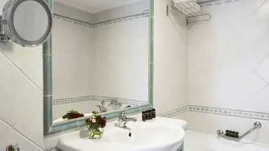 Zeus Essence Ramada Athens