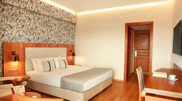 Zeus Essence Ramada Athens