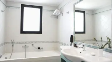 Zeus Essence Ramada Athens