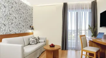 Zeus Essence Ramada Athens