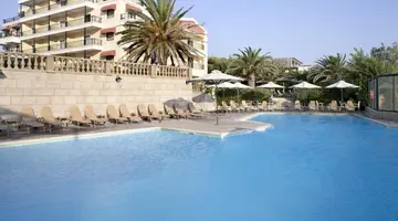 Zeus Essence Ramada Athens