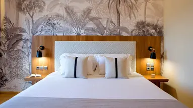 Zeus Essence Ramada Athens
