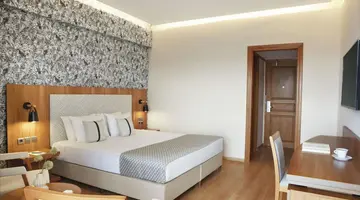 Zeus Essence Ramada Athens